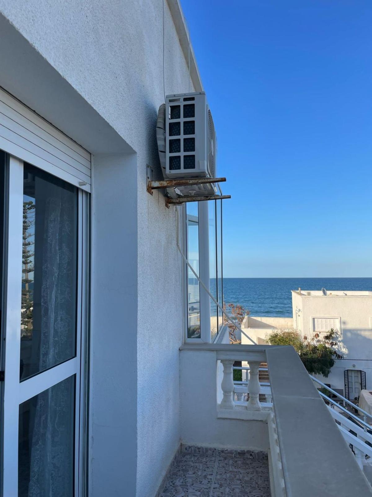 Appartement vue mer au coeur de la Marsa avec une grande terrasse privée view 2