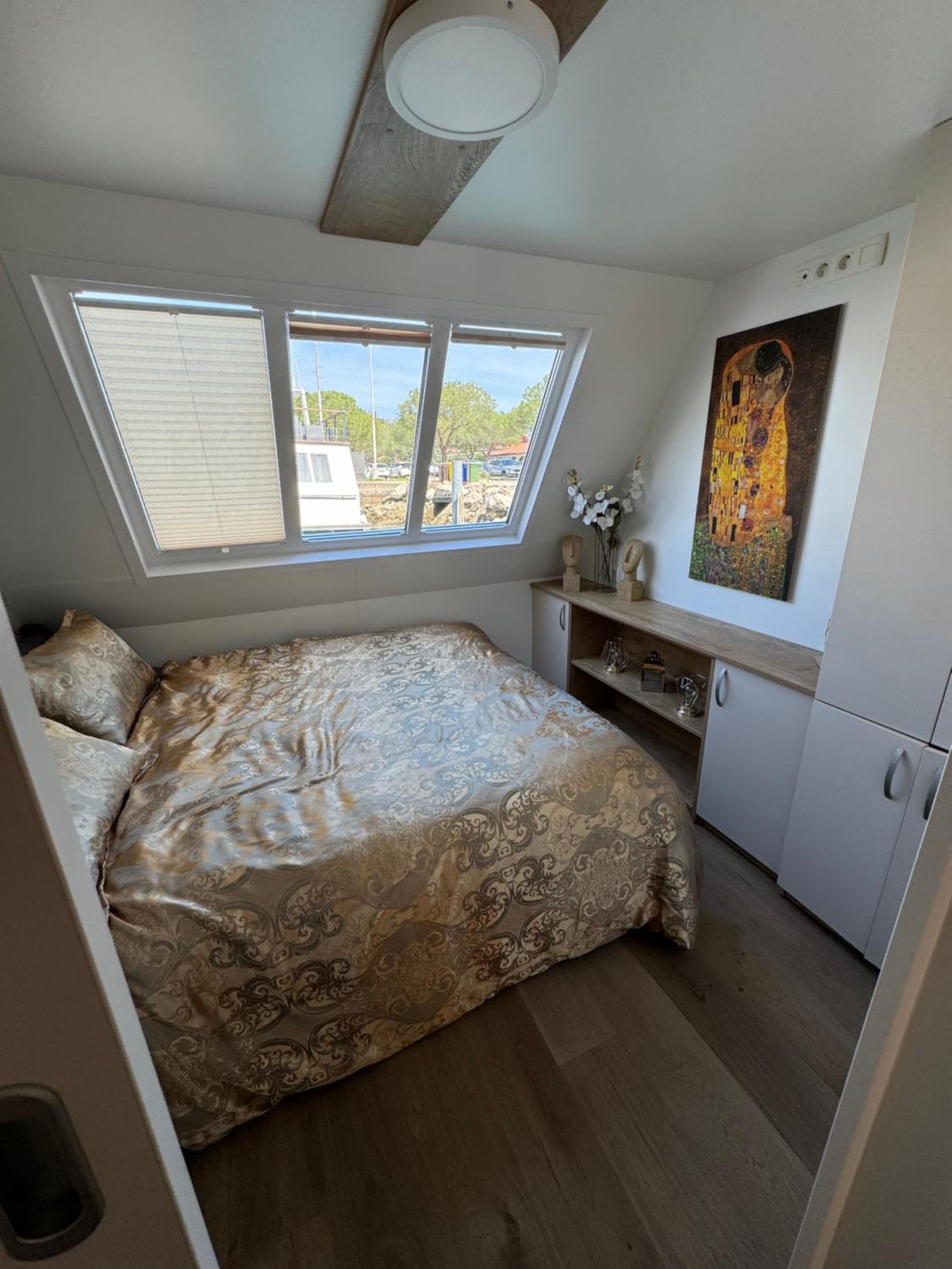 Floating house SOPHY