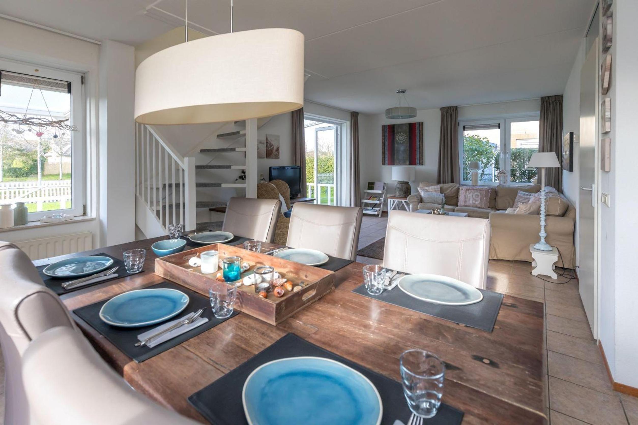 Villa-Meerchen-Villa-mit-ueberdachter-Terrasse-800m-vom-Strand-entfernt view 2