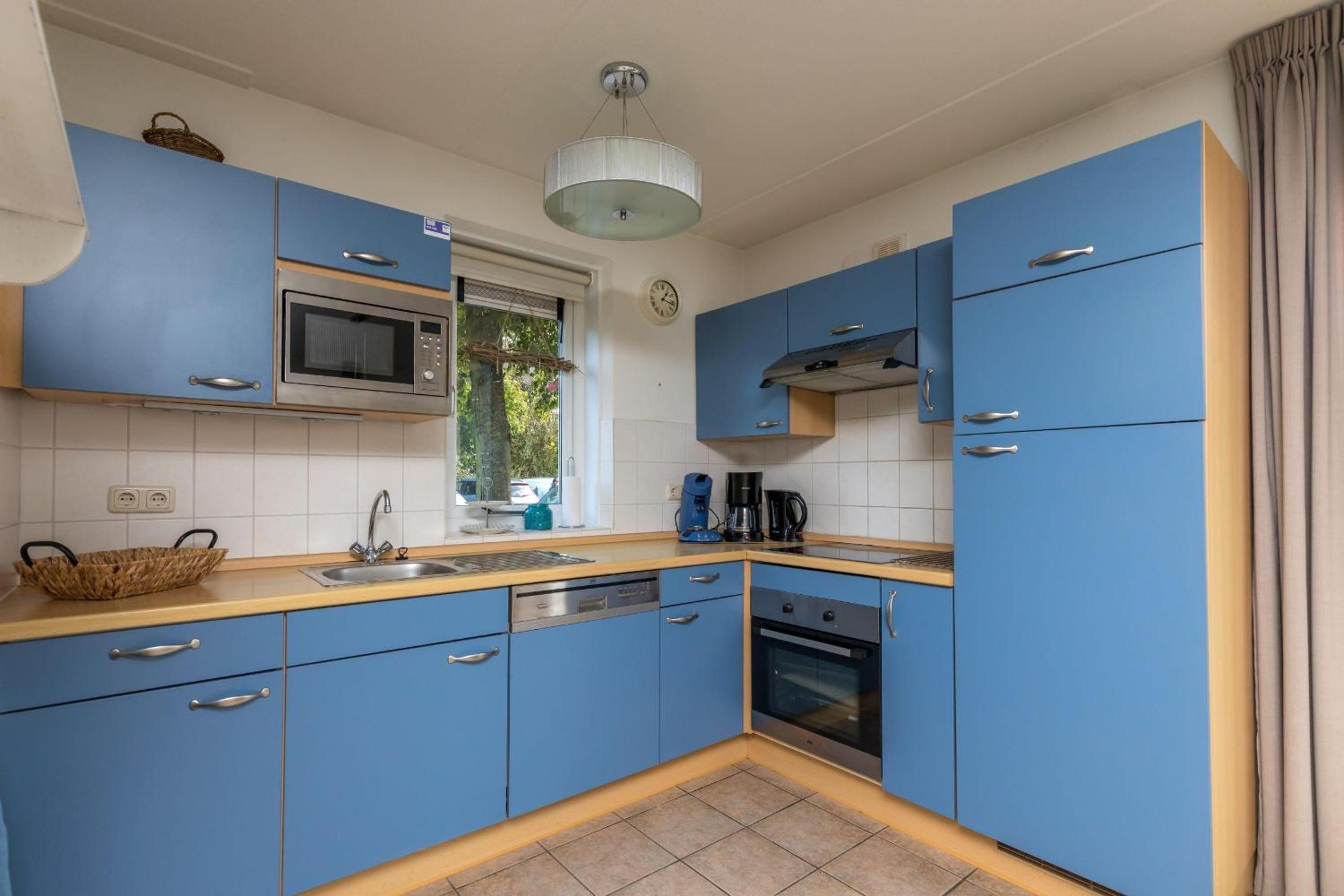 Villa-Meerchen-Villa-mit-ueberdachter-Terrasse-800m-vom-Strand-entfernt view 4