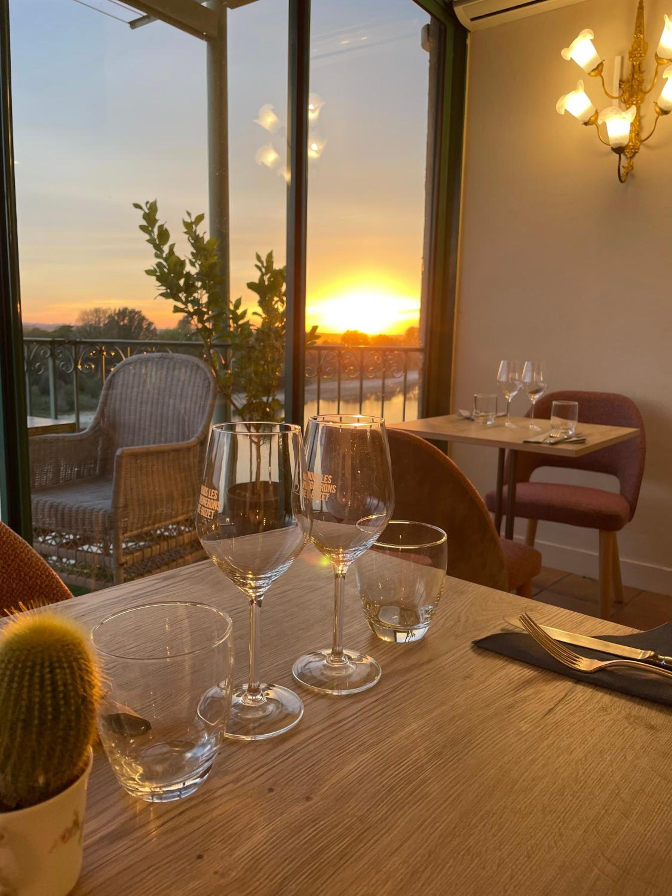 CÔTE GARONNE le BALCON DES DAMES -hôtel et restaurant- Tonneins Fauillet Marmande - panorama sur Garonne-climatisé- accueil vélo- soirée étape- chambre fam, photo 26