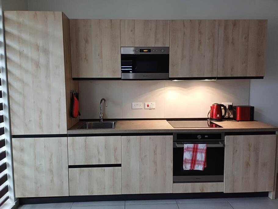 GZIRA Central Modern Apartment