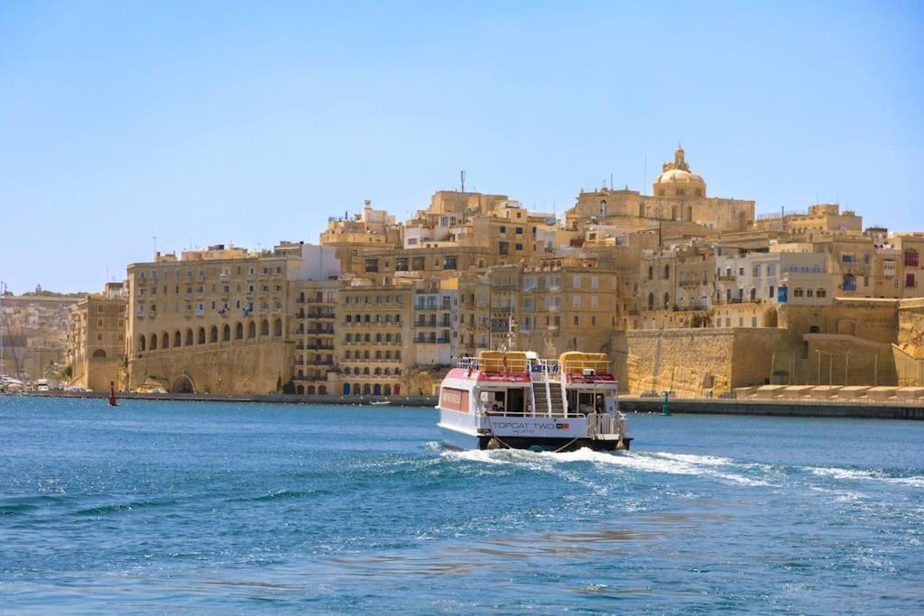 GZIRA Central Modern Apartment