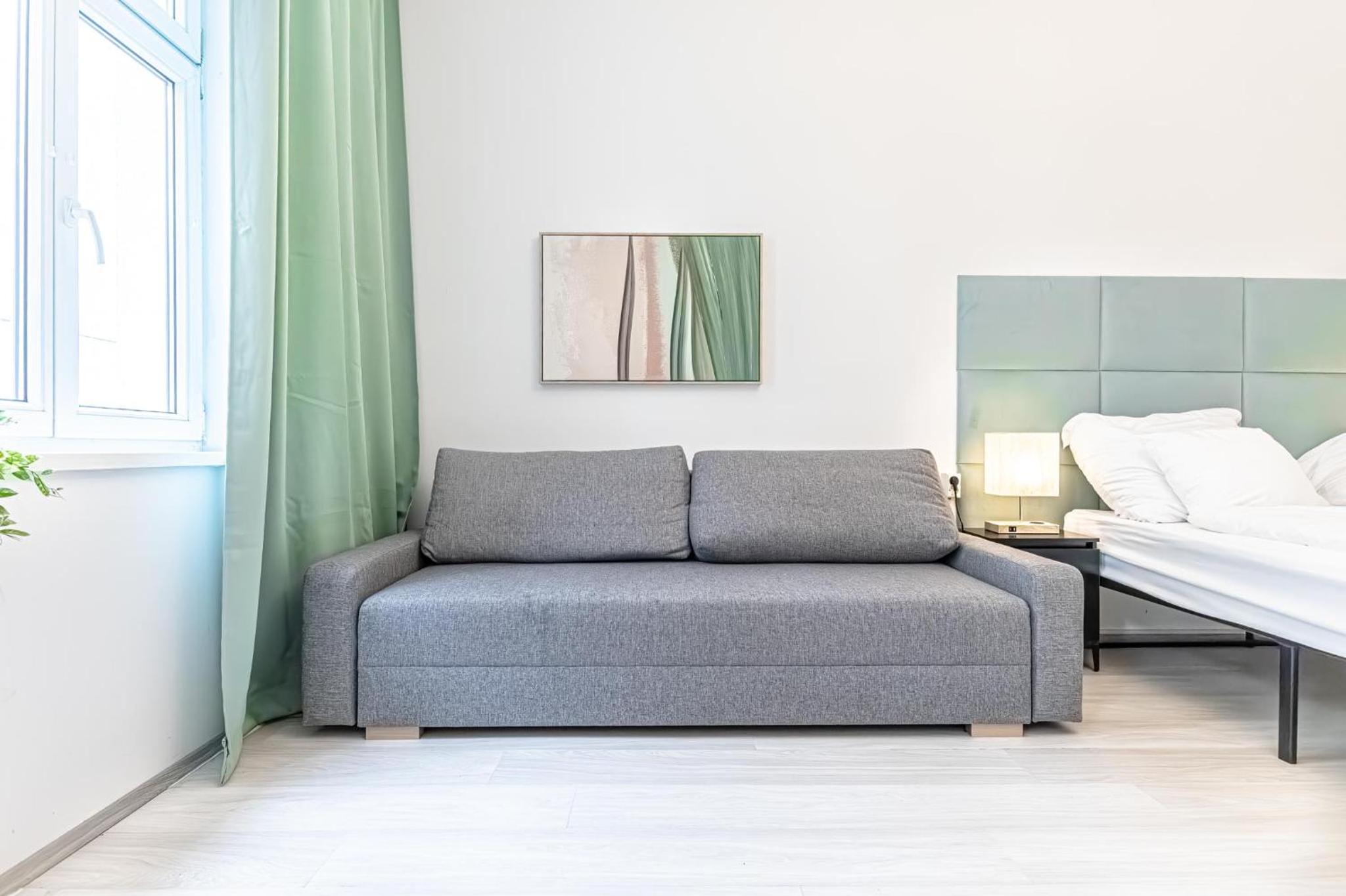 Danube Delight: Elegant Getaway Near Prater Stern
