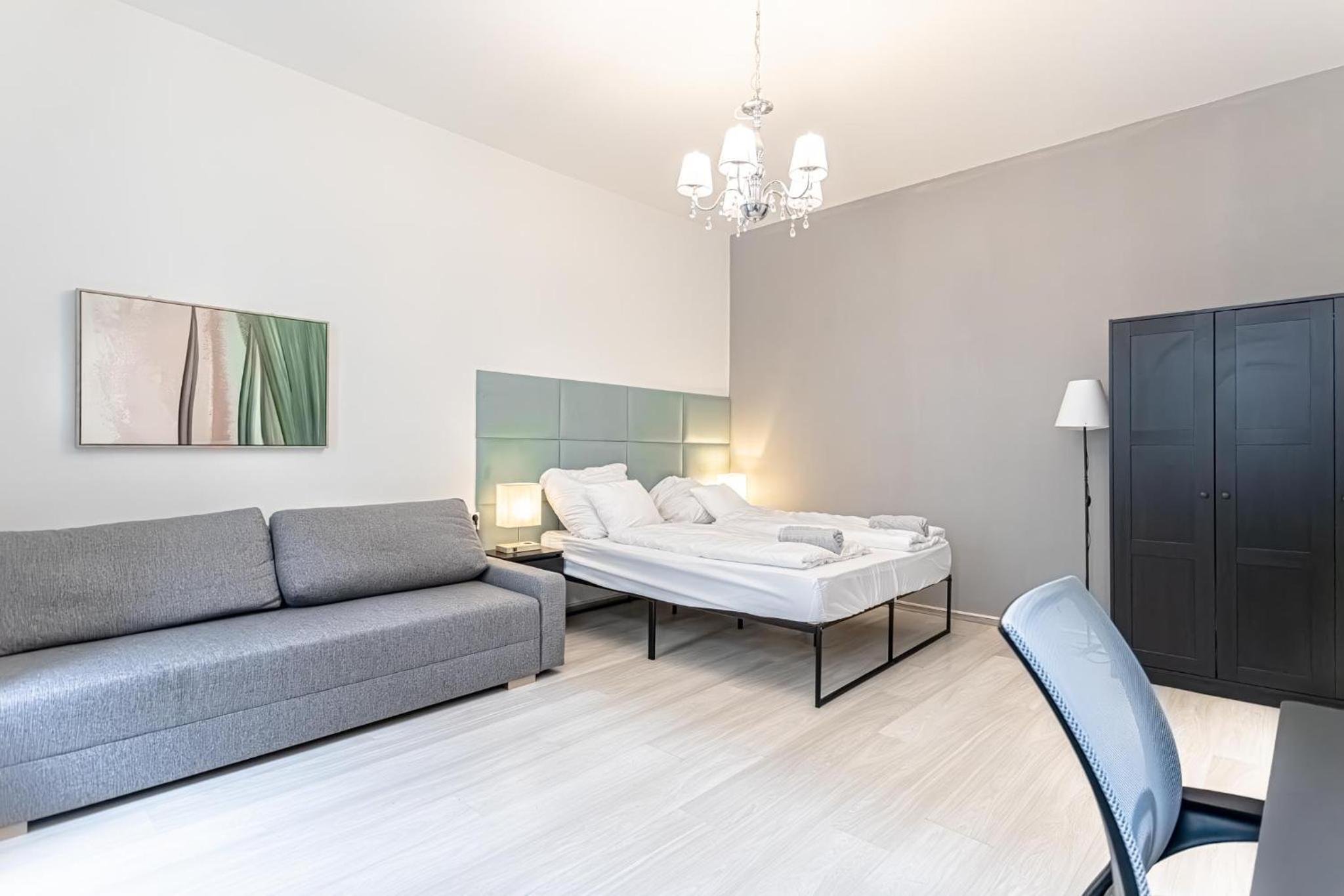Danube Delight: Elegant Getaway Near Prater Stern