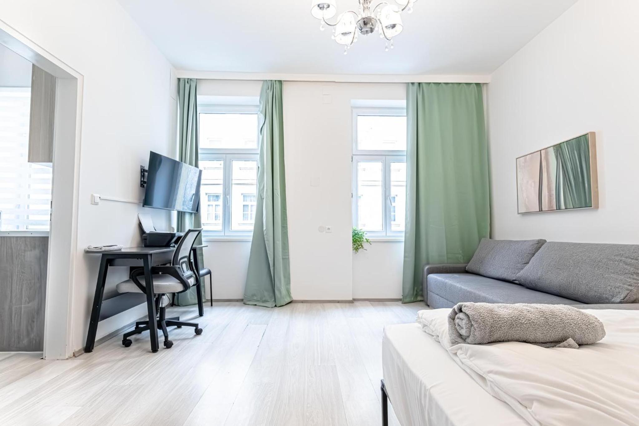 Danube Delight: Elegant Getaway Near Prater Stern