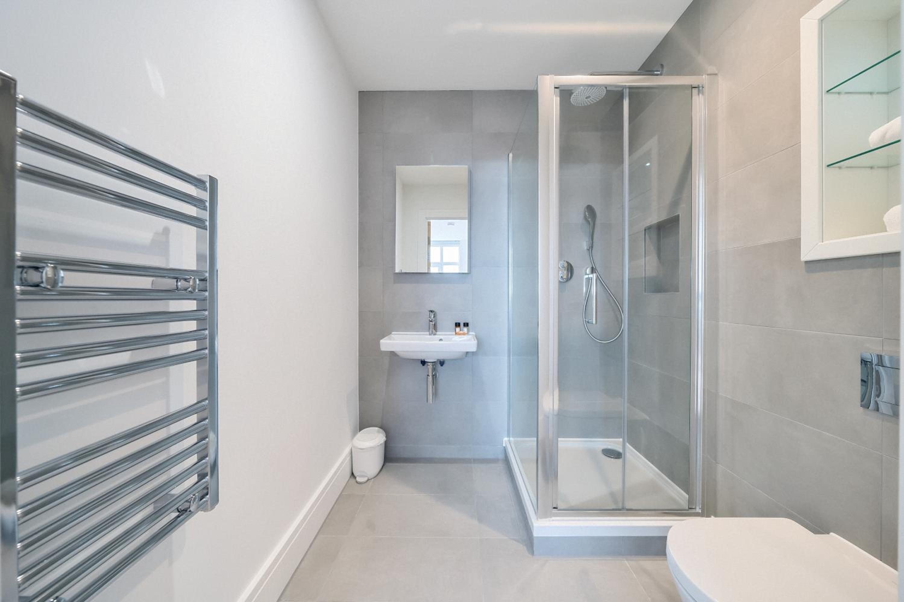 Roomspace Serviced Apartments- Syward Place view 5