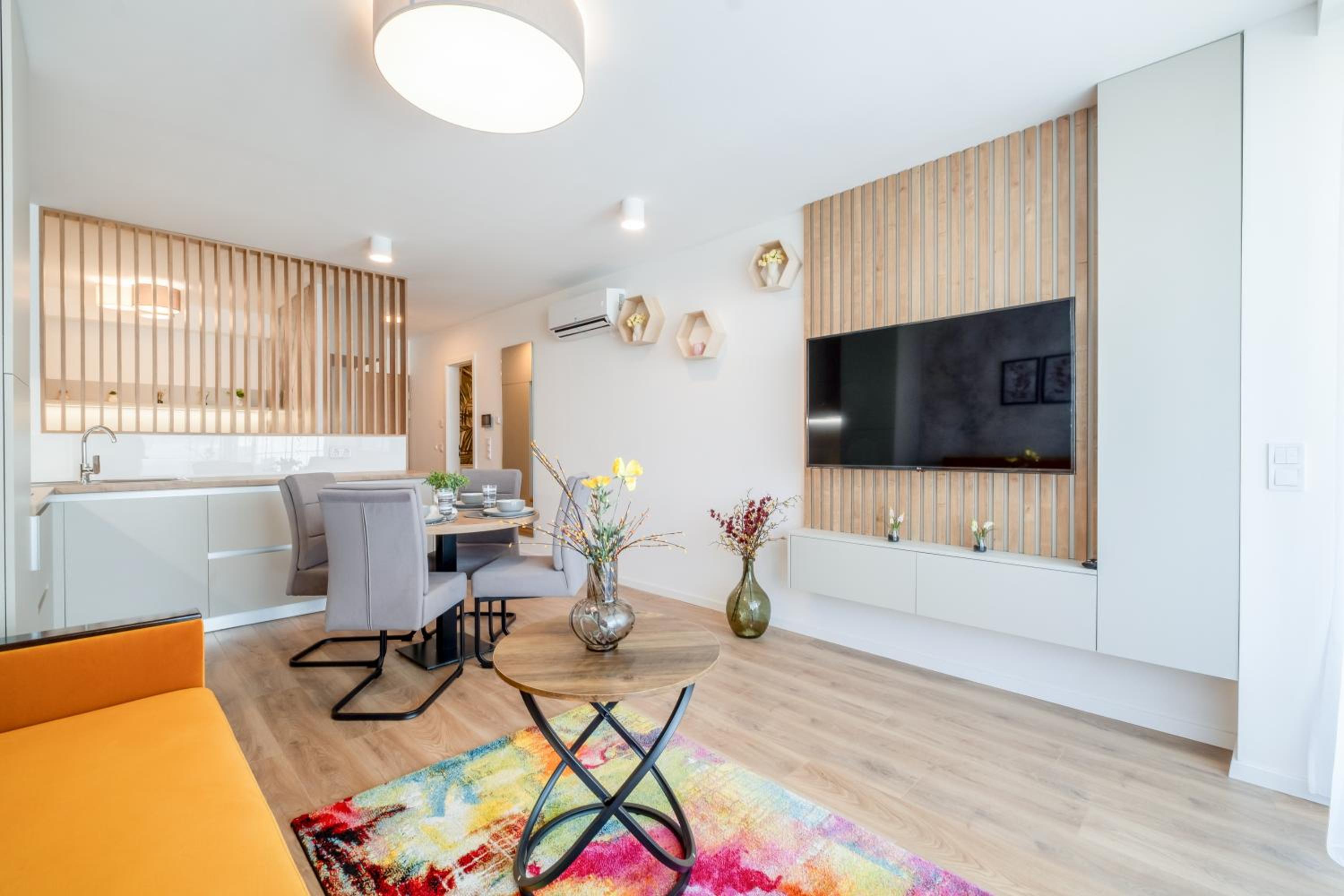 MyFlat Wave Olive Apartment view 3