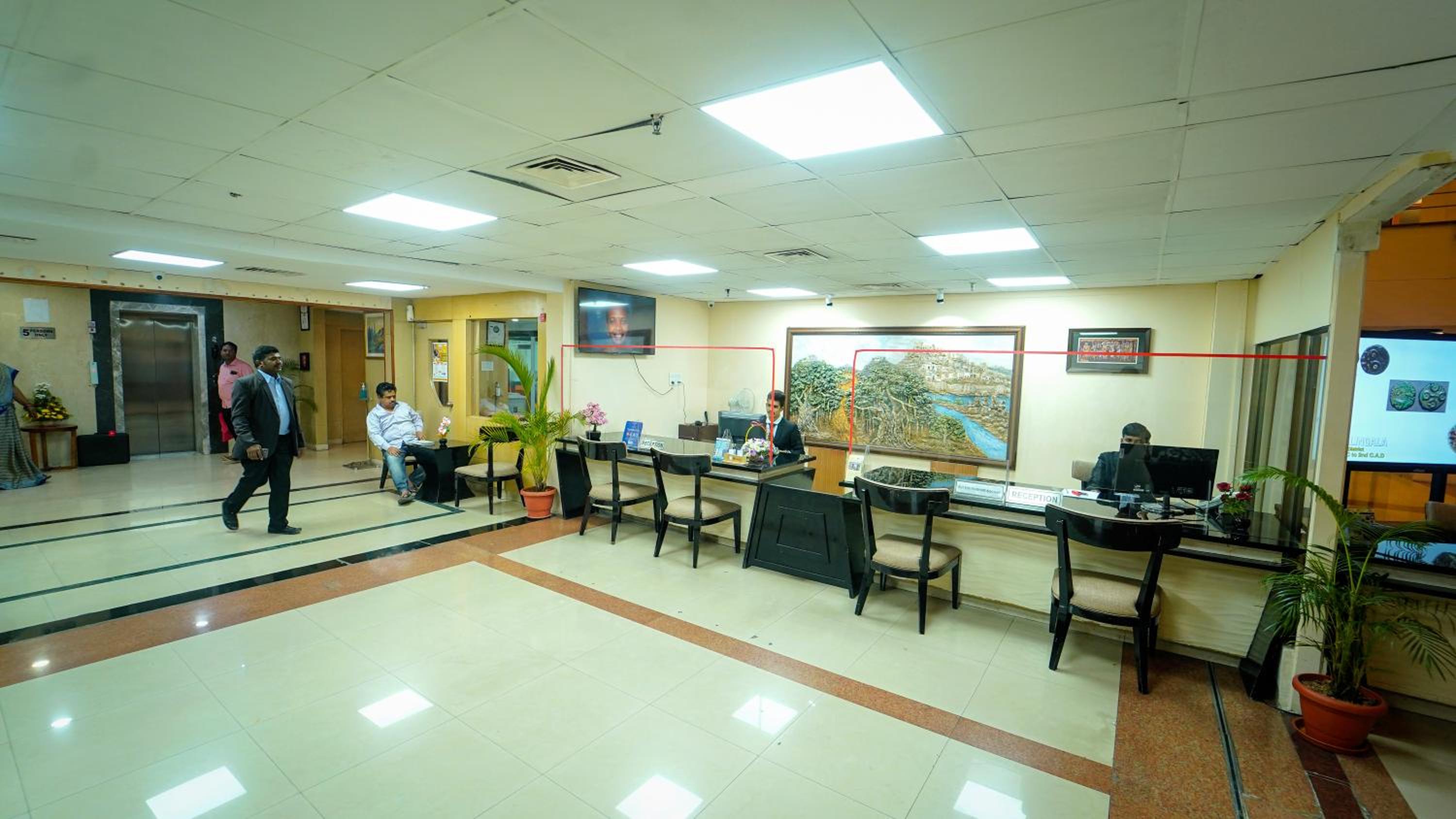 Hotel the Plaza — photo 10