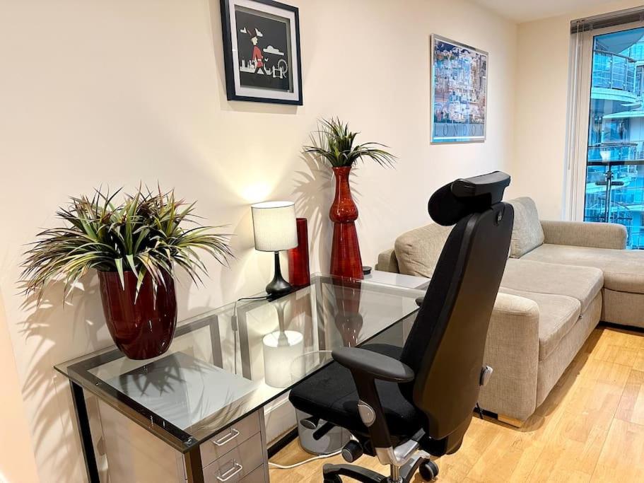 Stunning 2 Bed Thames River View - Central London