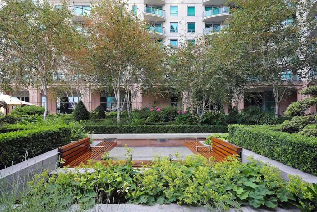 Stunning 2 Bed Thames River View - Central London