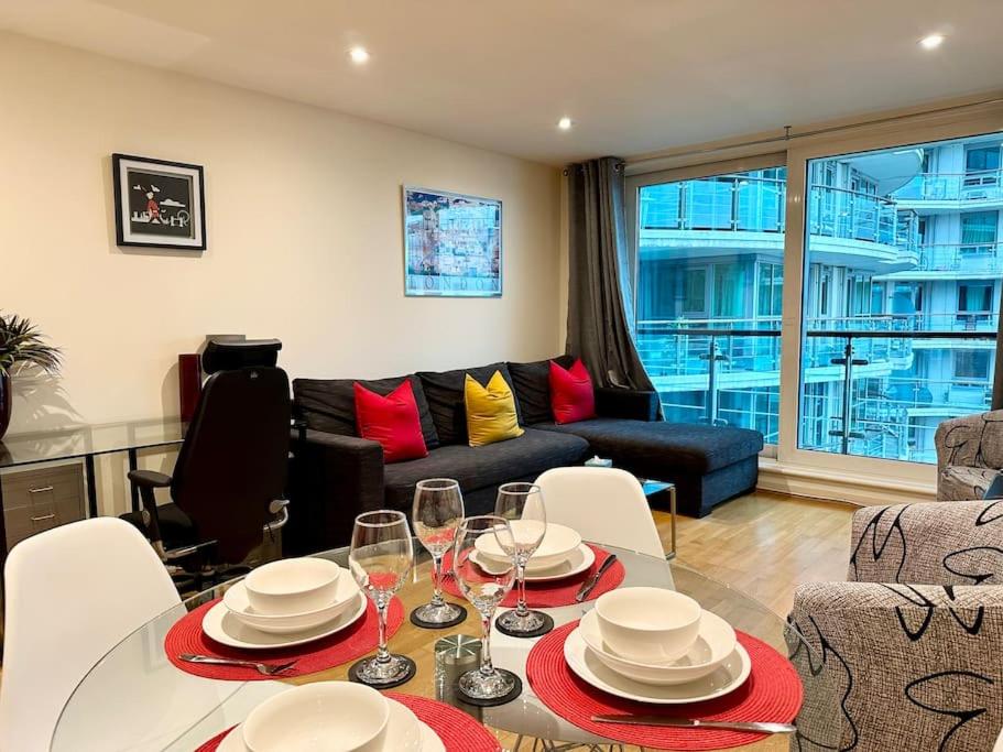 Stunning 2 Bed Thames River View - Central London