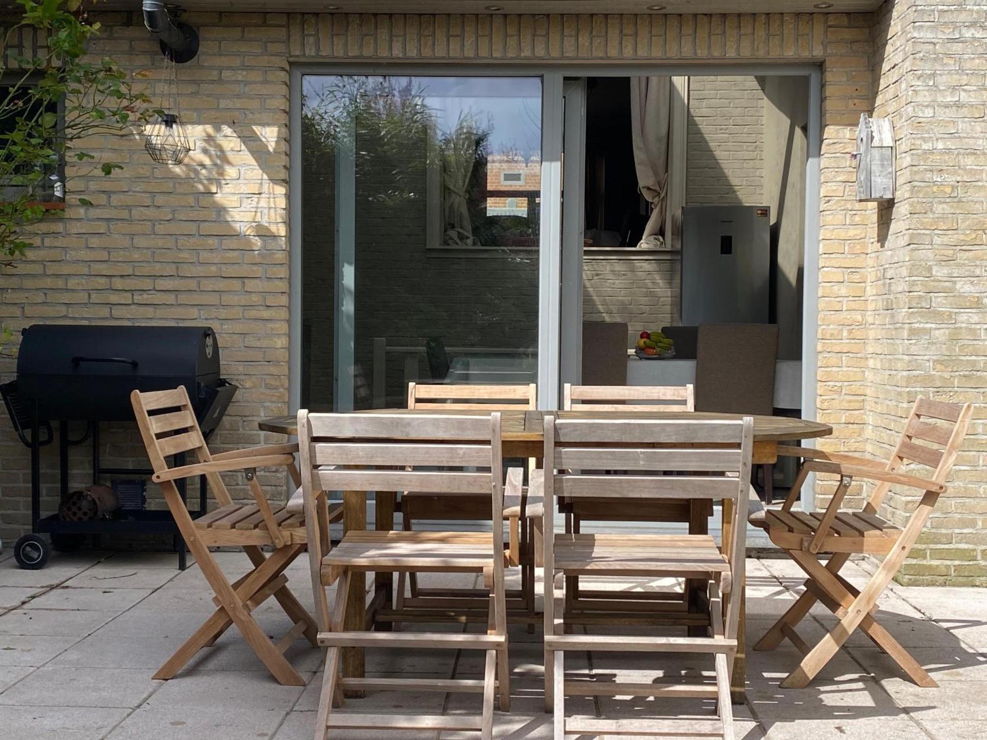Ruim herenhuis met grote tuin op 5min van zee - 6p