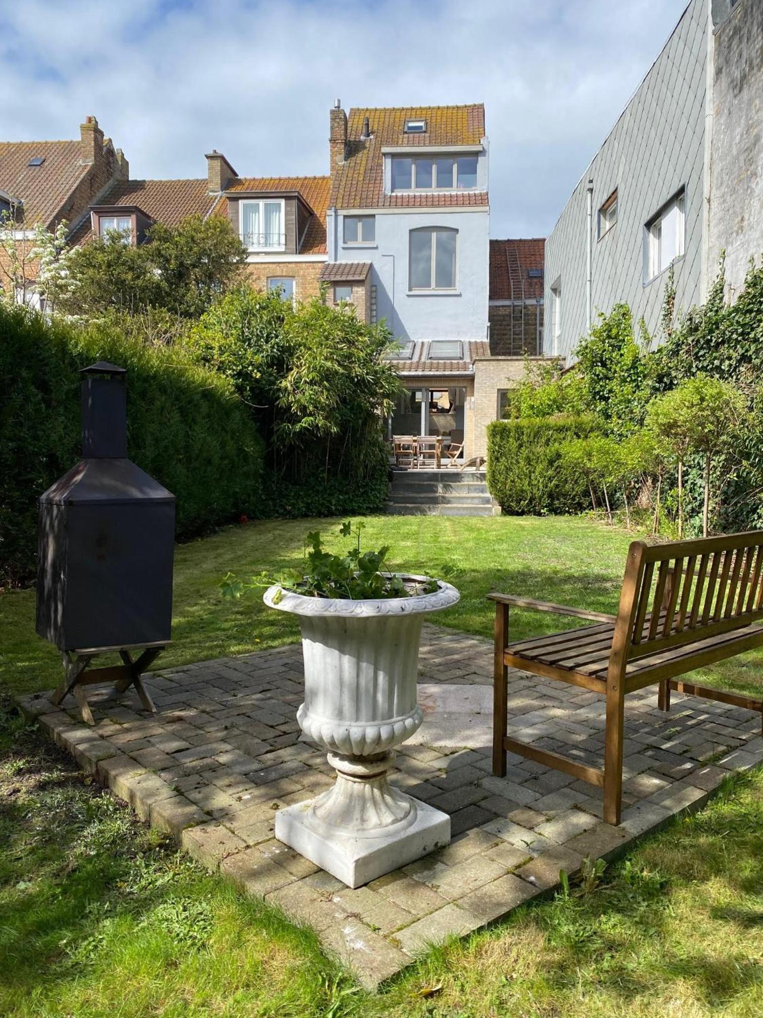 Ruim herenhuis met grote tuin op 5min van zee - 6p