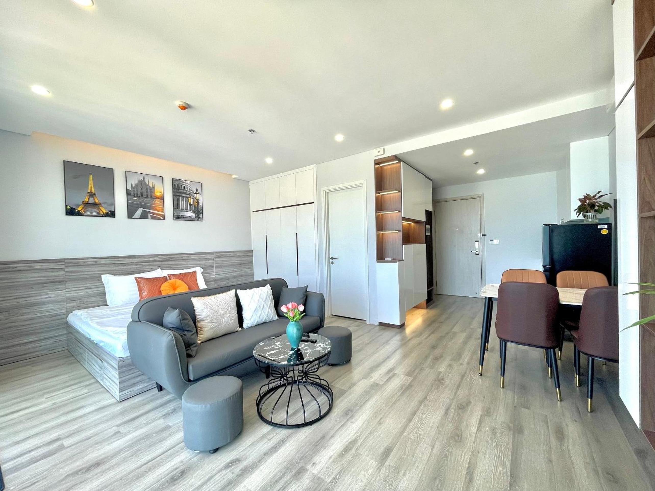 2702 Luxury Apt Ocean View Marina Suites view 2