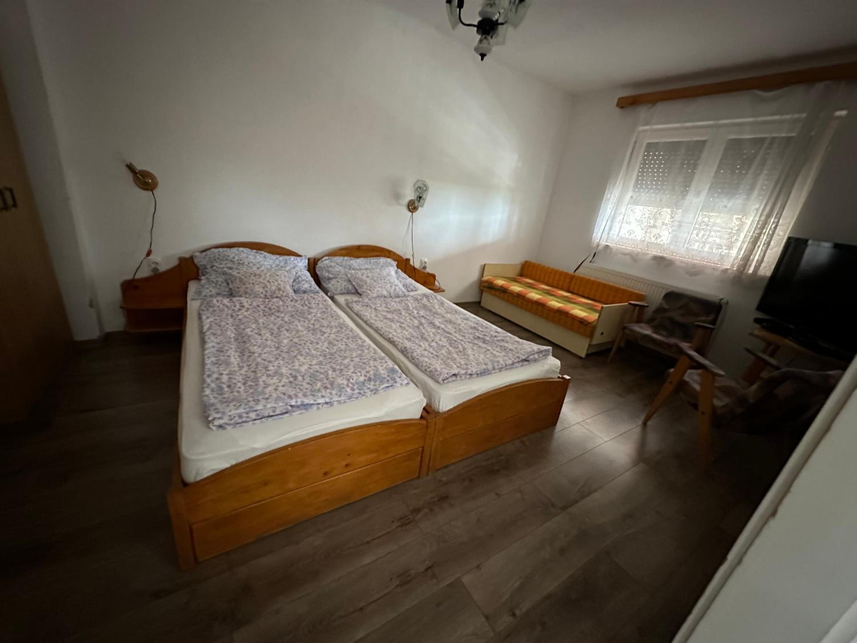 Arnold Apartmanház