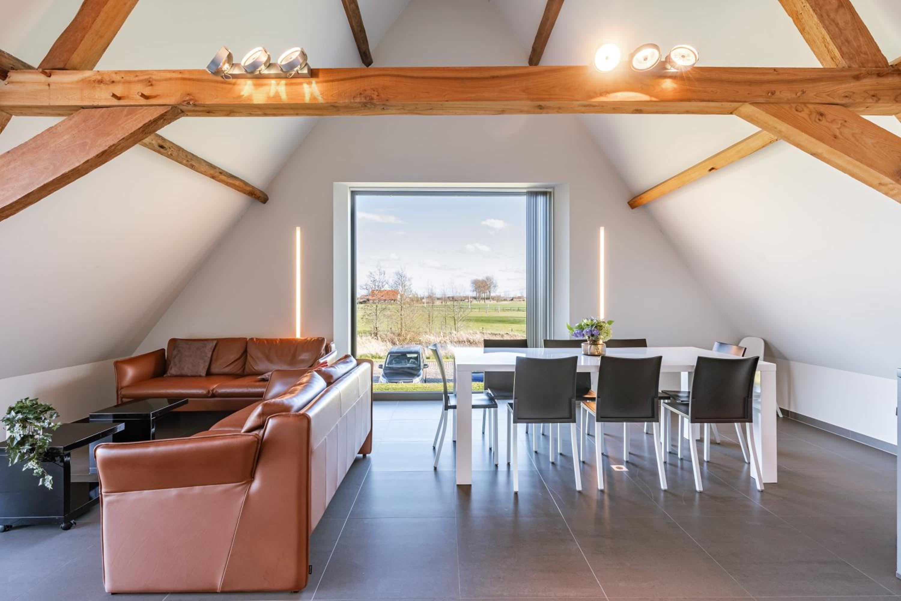 Spacious holiday home for 12 persons