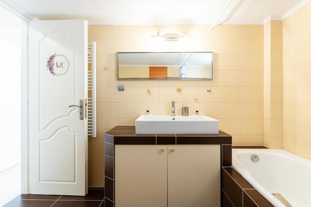 Verga Beachside Getaway with Panoramic Seaviews