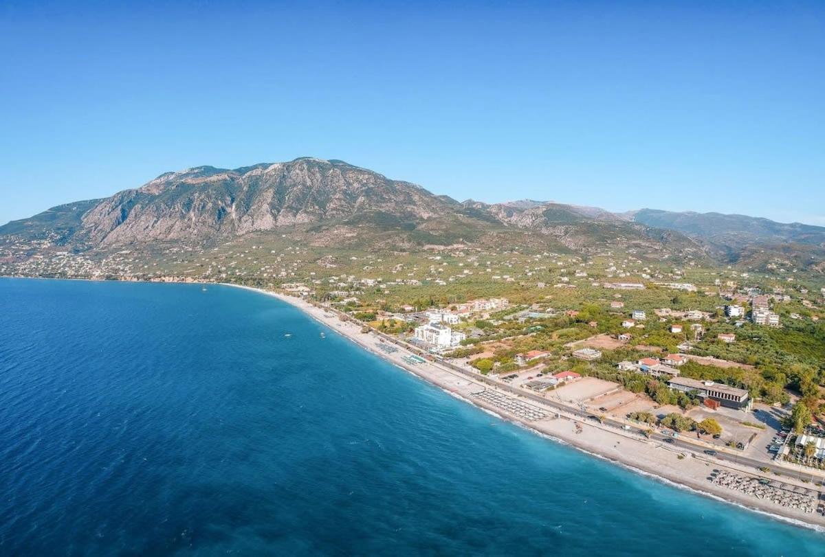 Verga Beachside Getaway with Panoramic Seaviews