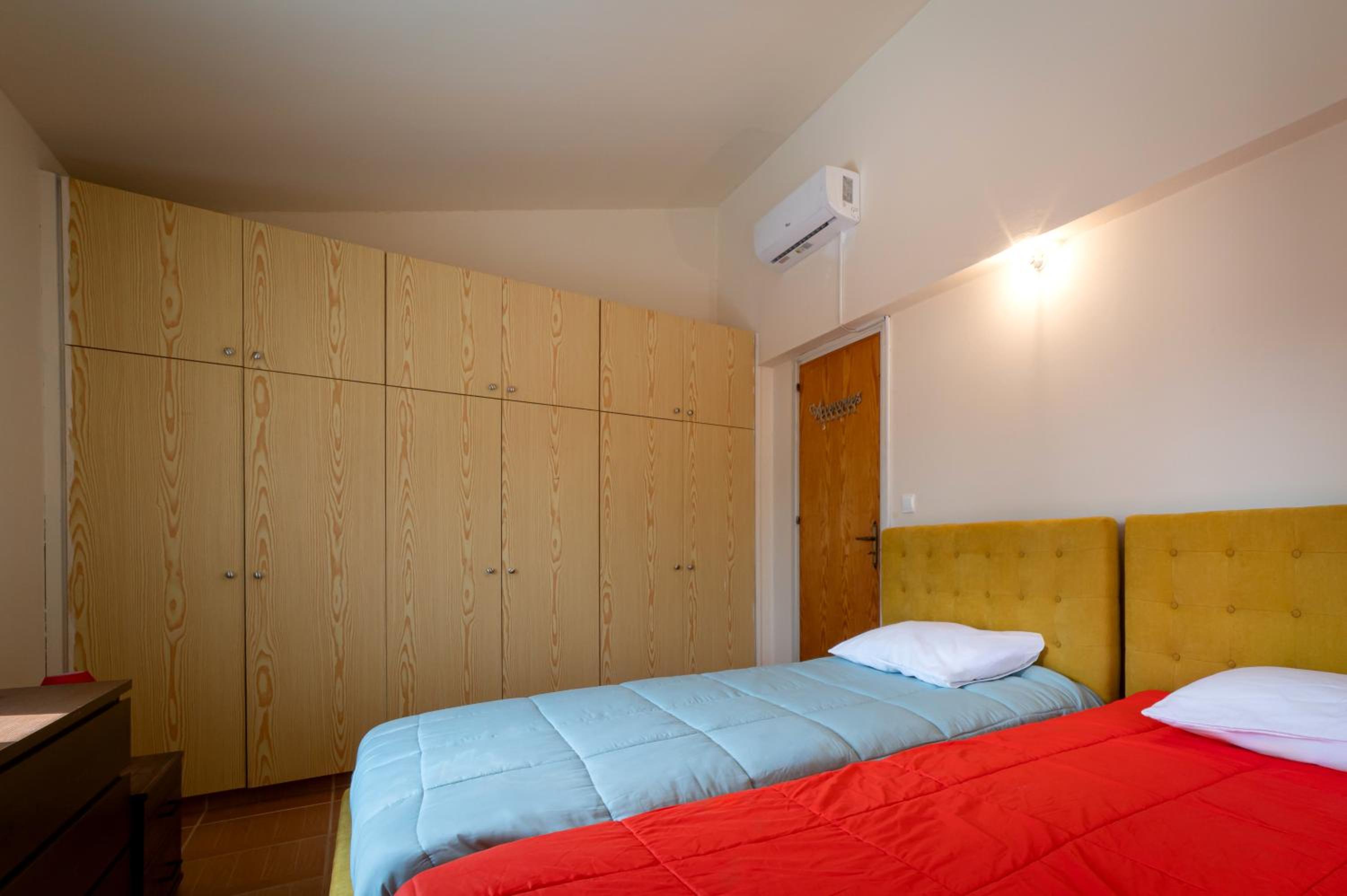 Hubstay Hillside Residence with Private Jacuzzi