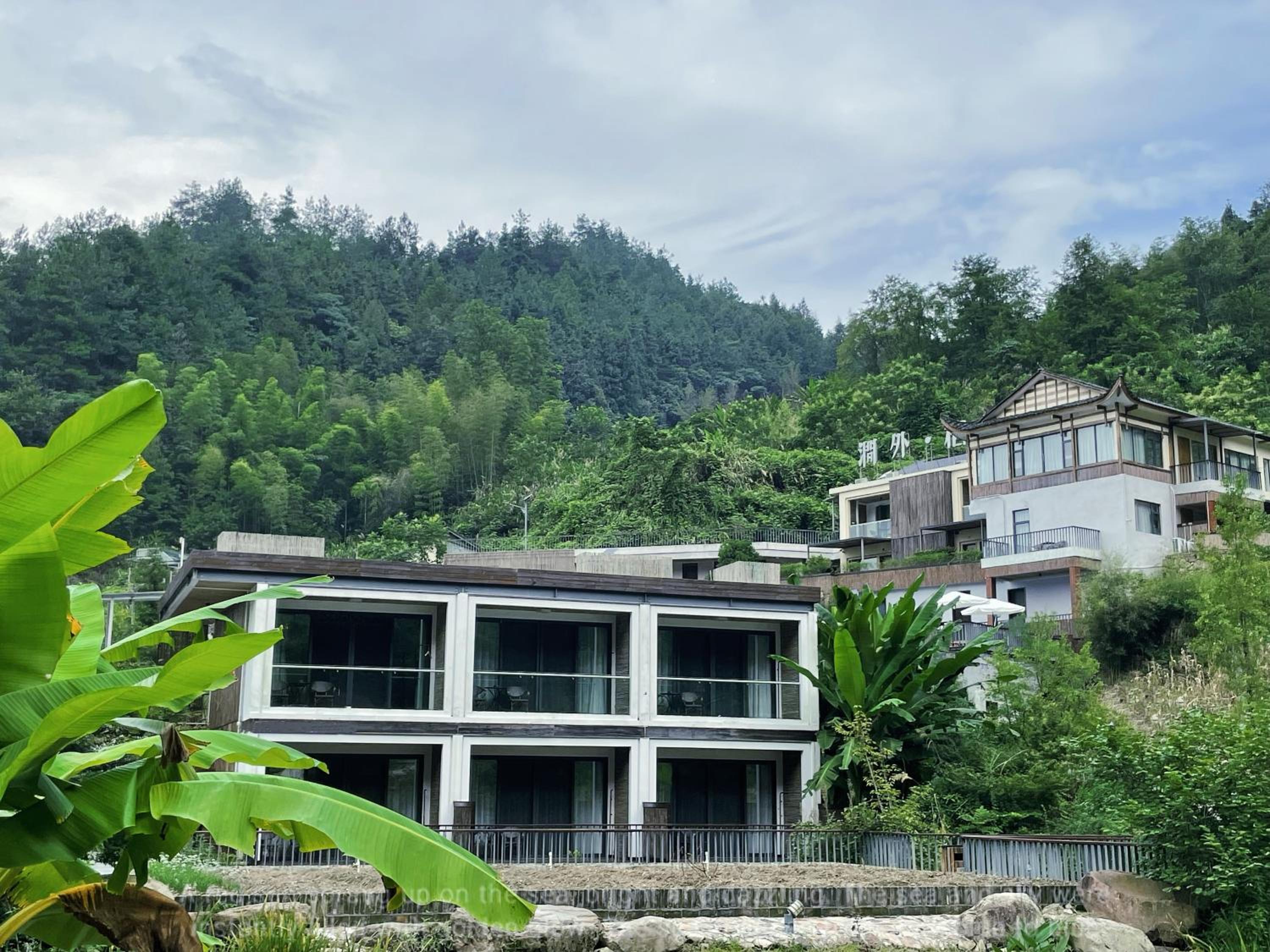 JianWai-Canyon Resort