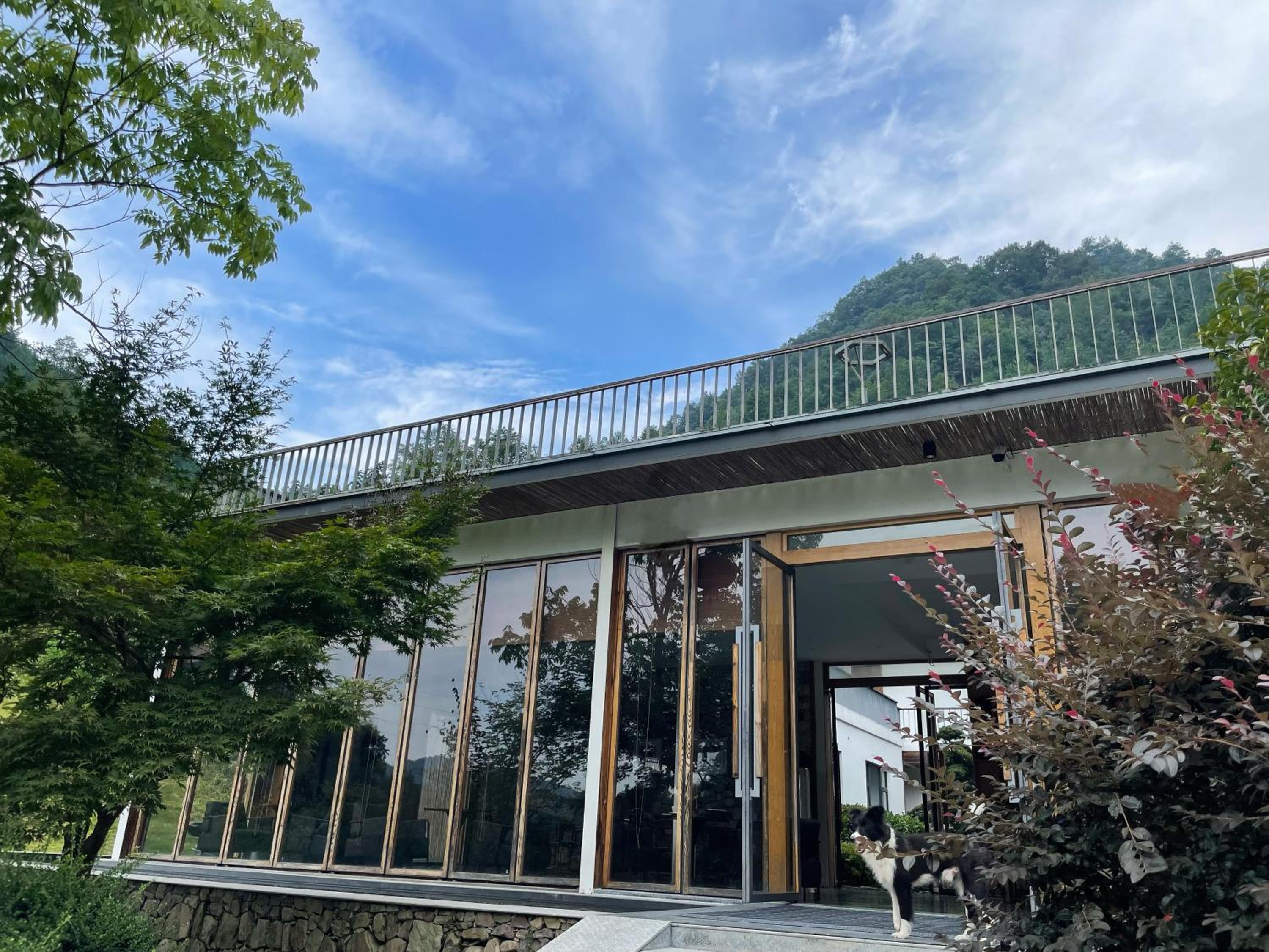 JianWai-Canyon Resort
