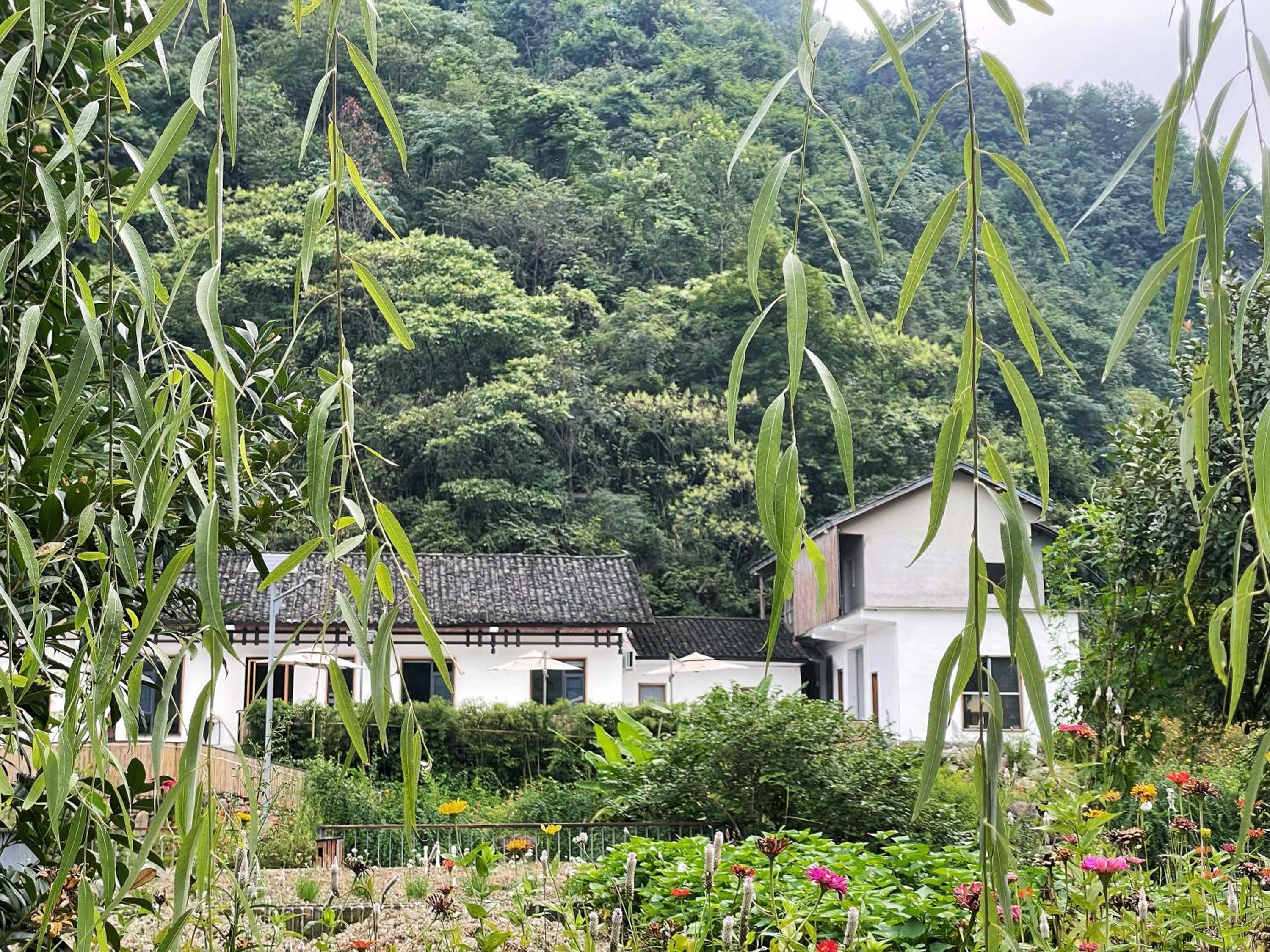 JianWai-Canyon Resort