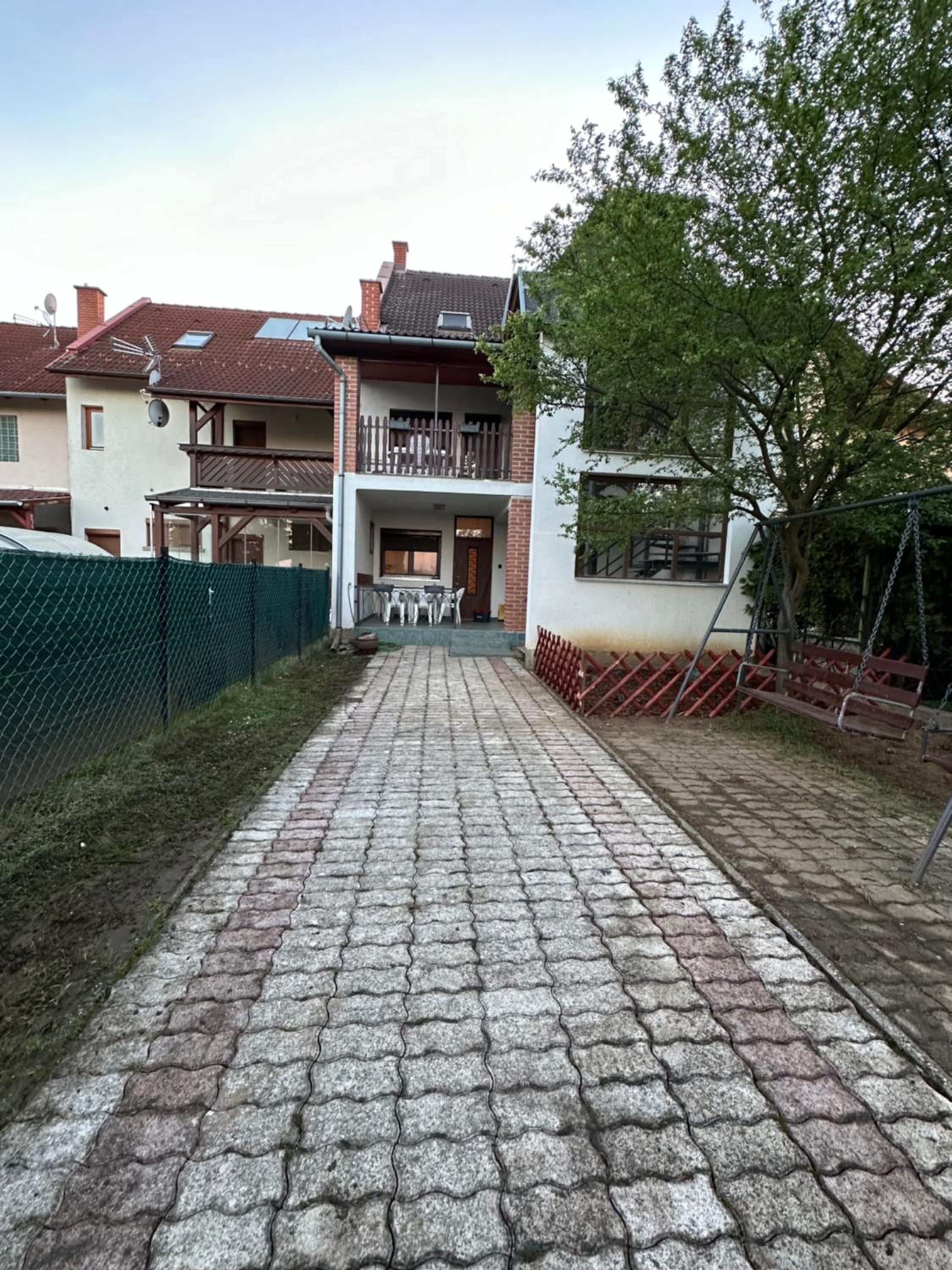 Arnold Apartmanház