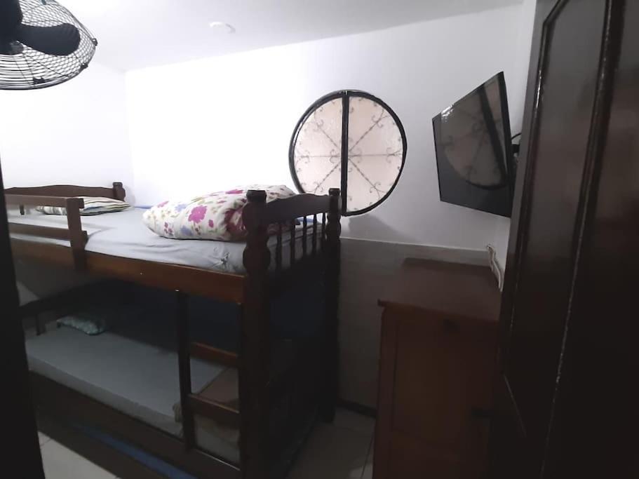 Casa simples, próxima à Praia dos Anjos