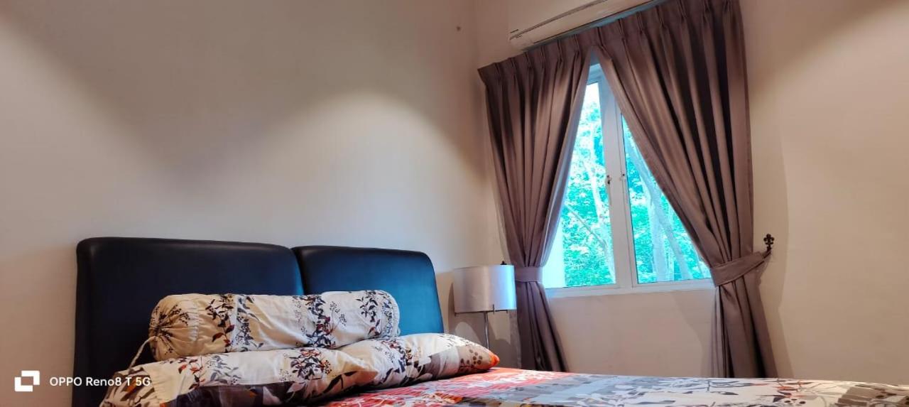 Bangsar South @ Taman Pantai Prima cosy room in a double storey spacious comfortable homestay
