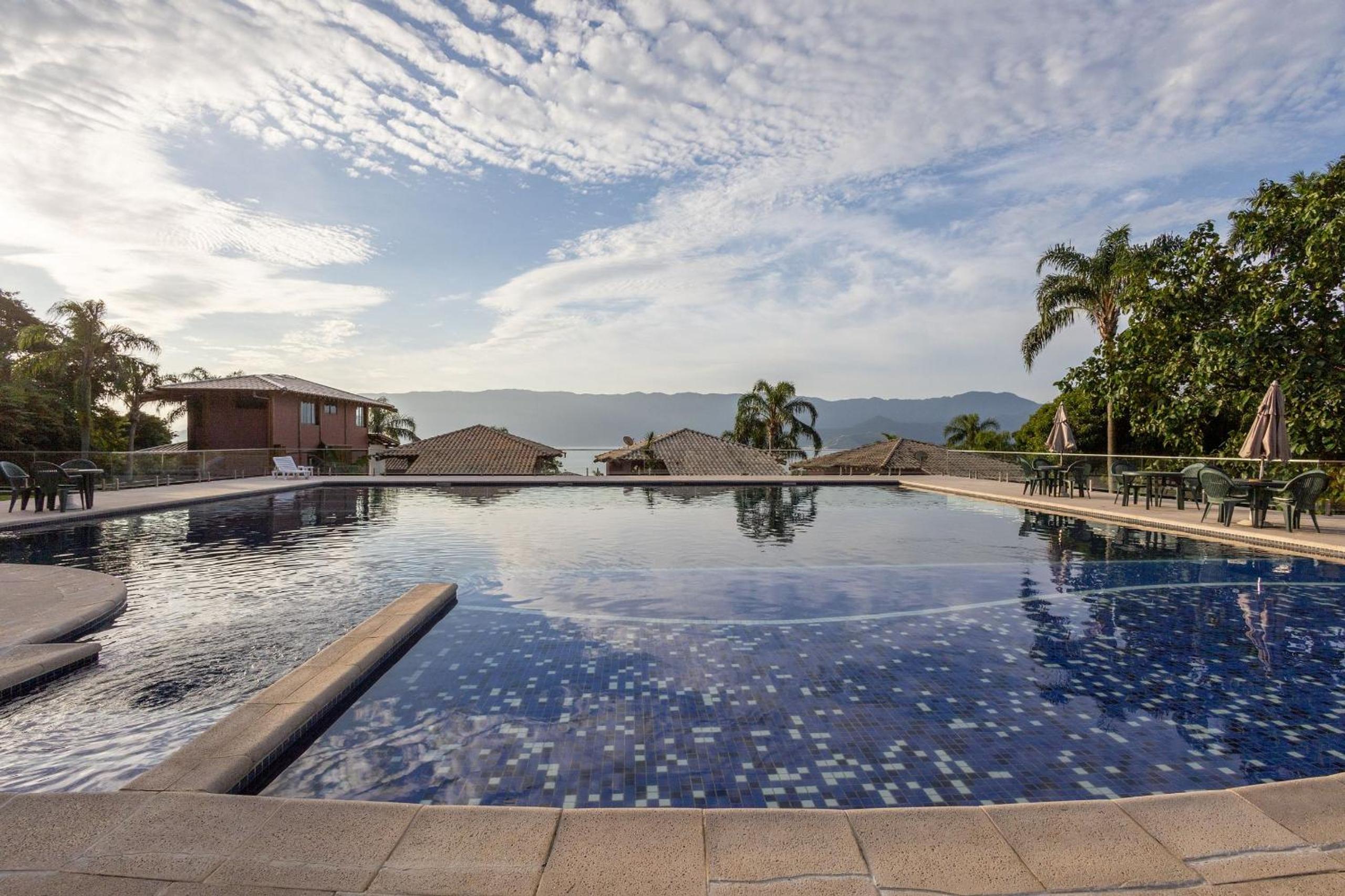 House in a condominium with leisure near the beach