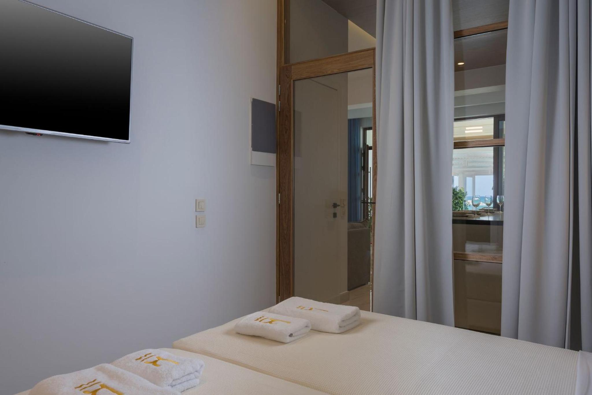 Kyma beach accommodation Delfini apartment with spa jaccuzzi 6 guests photo 4