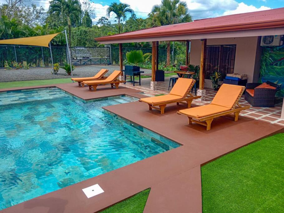 Casa Oasis La Fortuna Private Pool AC & WiFi 100 mbps