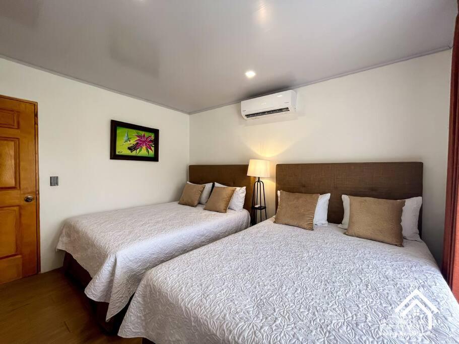 Casa Oasis La Fortuna Private Pool AC & WiFi 100 mbps