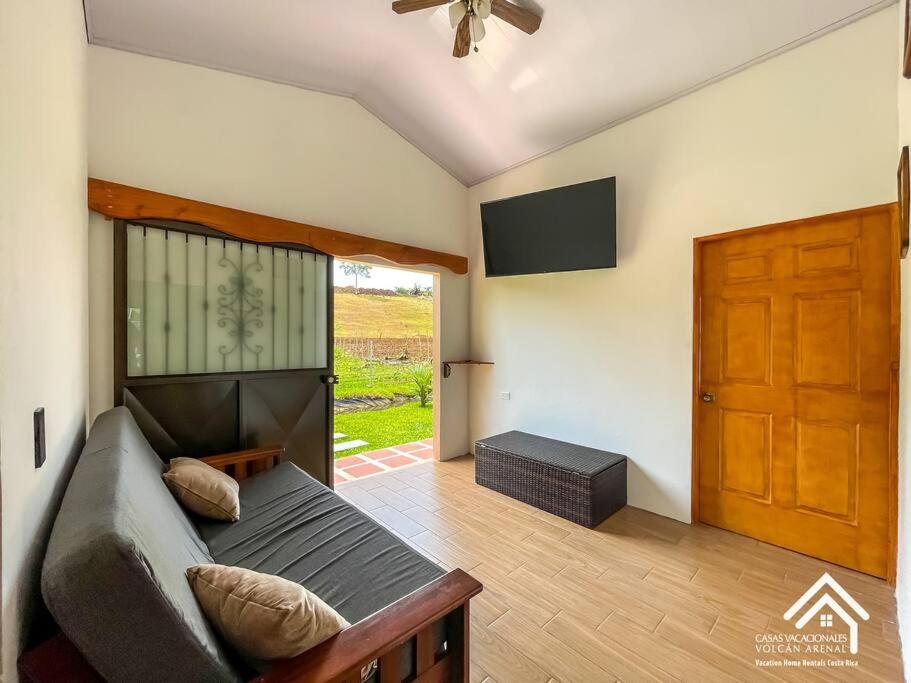 Casa Oasis La Fortuna Private Pool AC & WiFi 100 mbps