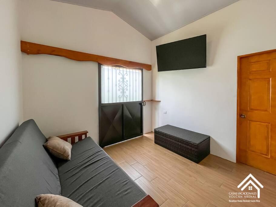 Casa Oasis La Fortuna Private Pool AC & WiFi 100 mbps