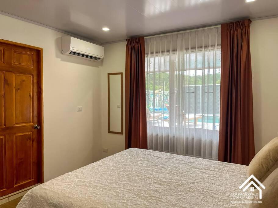 Casa Oasis La Fortuna Private Pool AC & WiFi 100 mbps