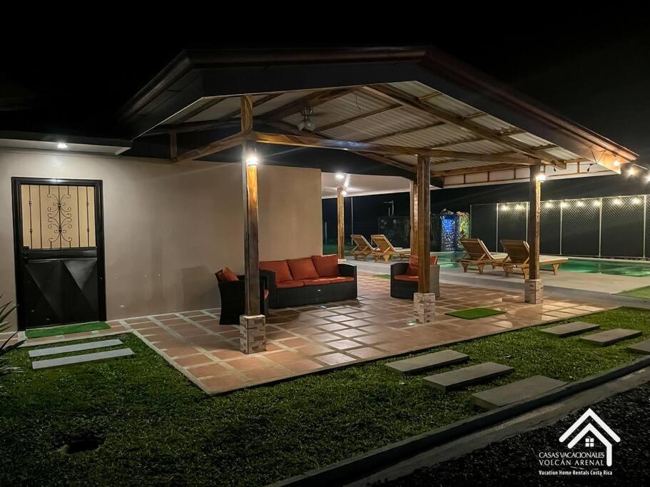 Casa Oasis La Fortuna Private Pool AC & WiFi 100 mbps