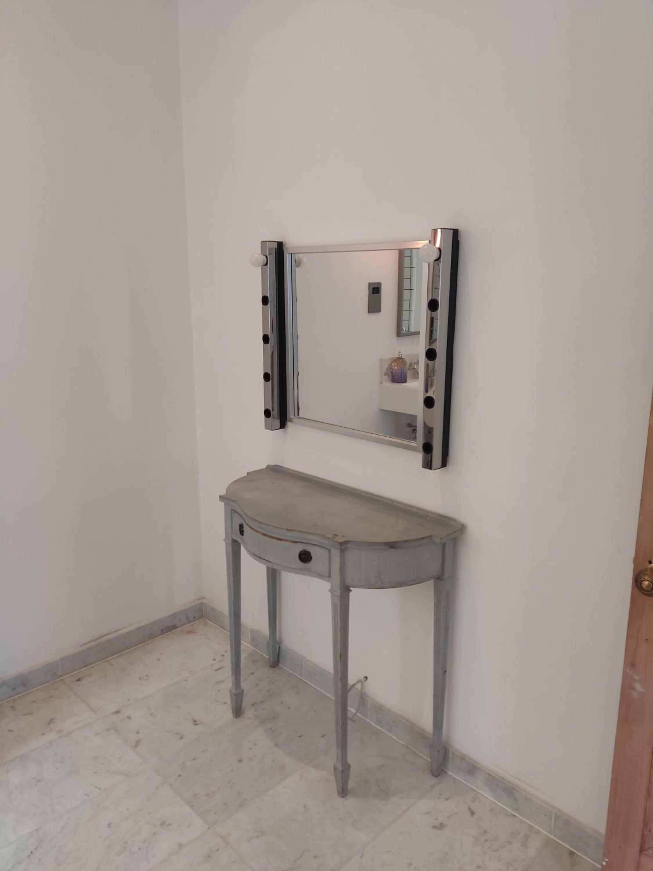 7 Bed House - Sleeps 26 - Parking - Wifi - Garden