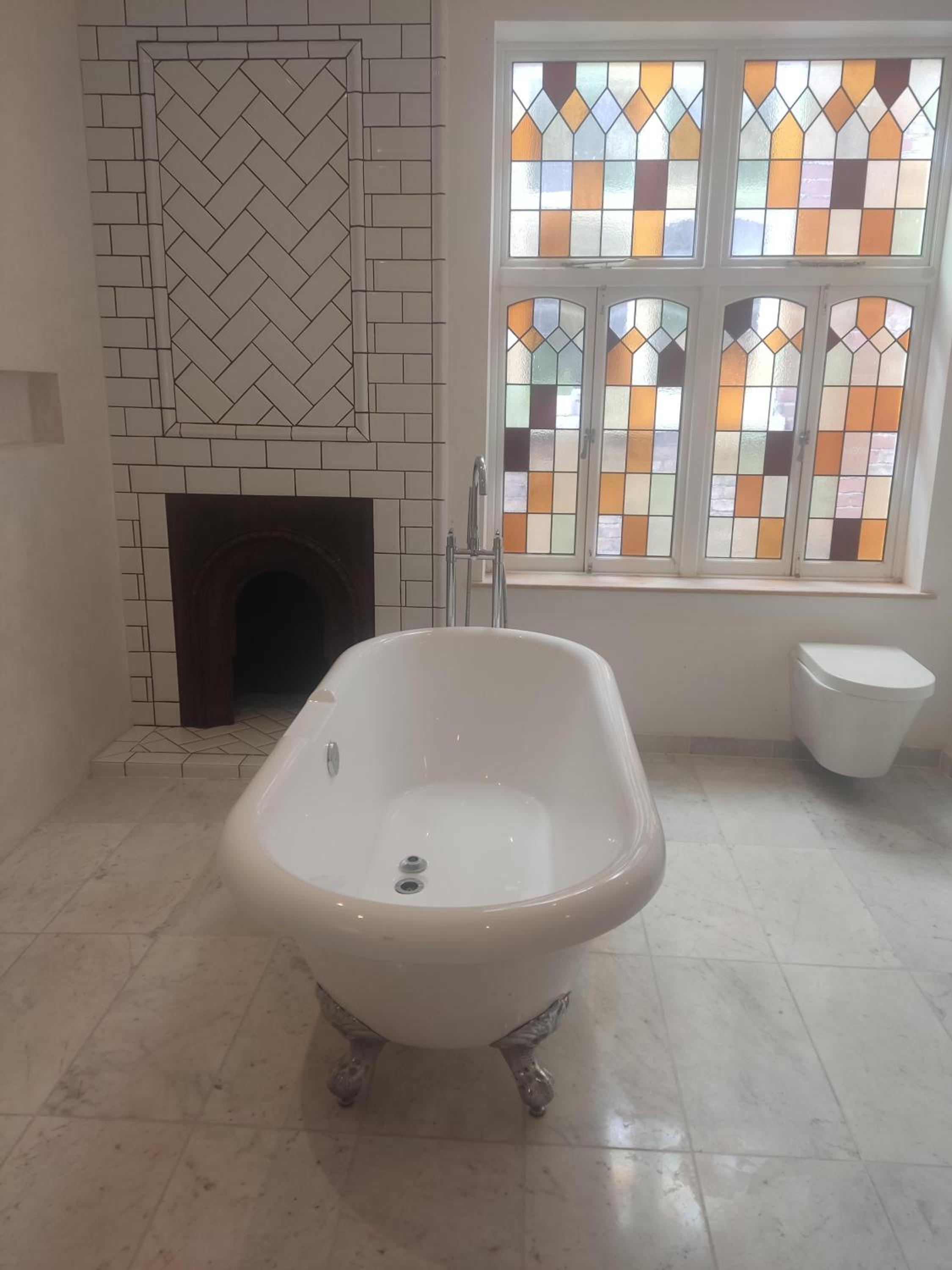 7 Bed House - Sleeps 26 - Parking - Wifi - Garden