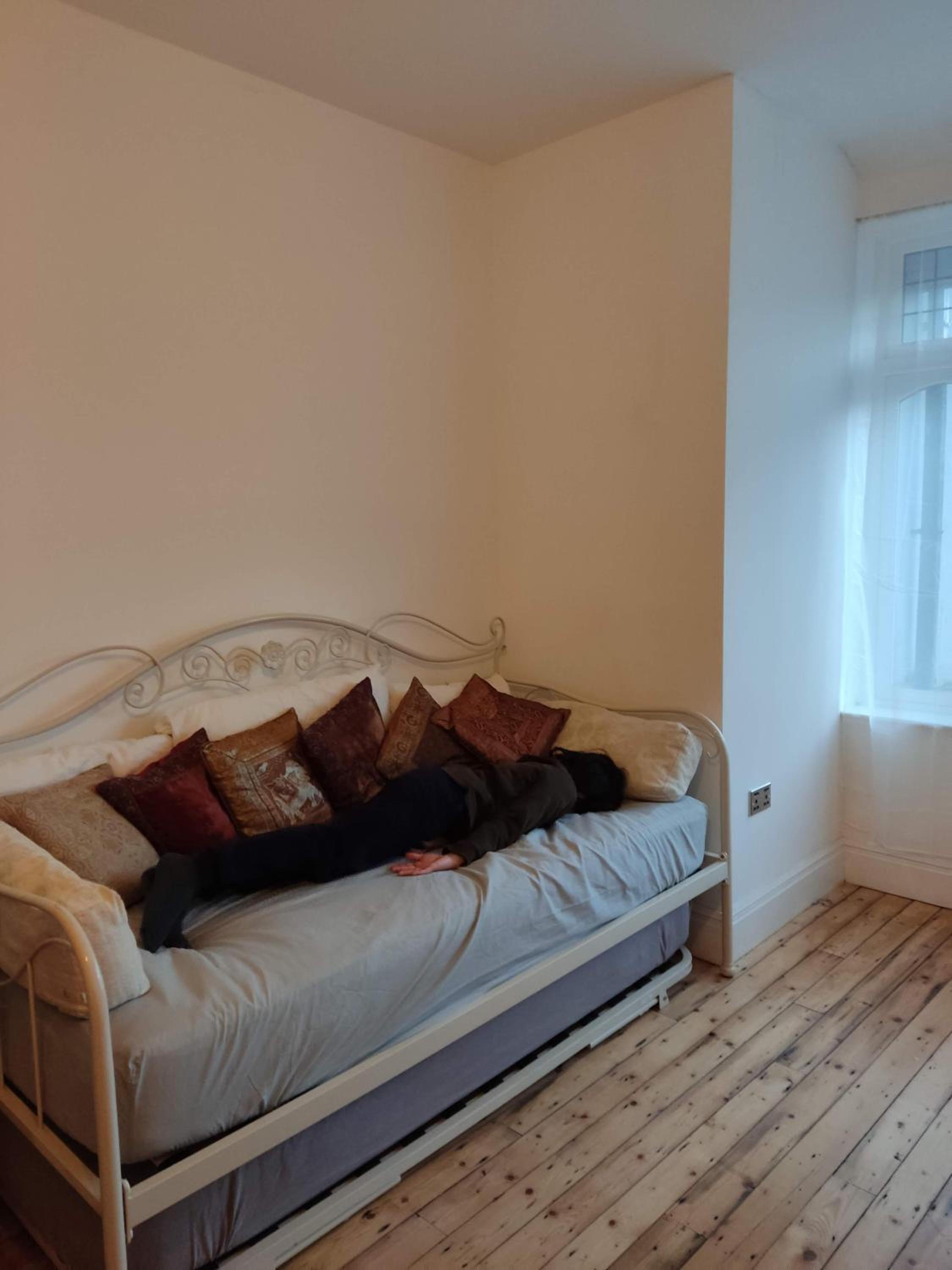 7 Bed House - Sleeps 26 - Parking - Wifi - Garden