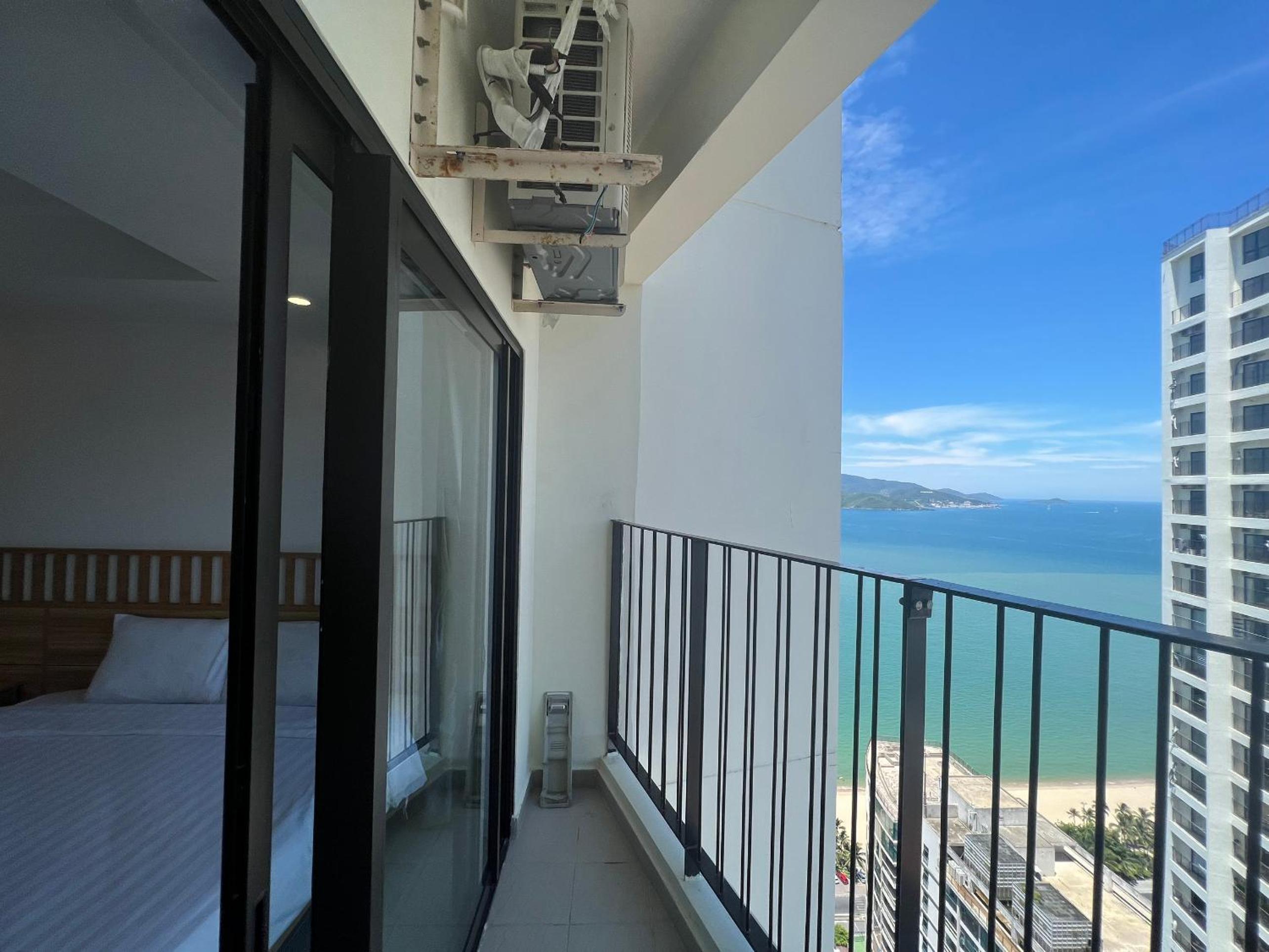 HAPPY APARTMENT