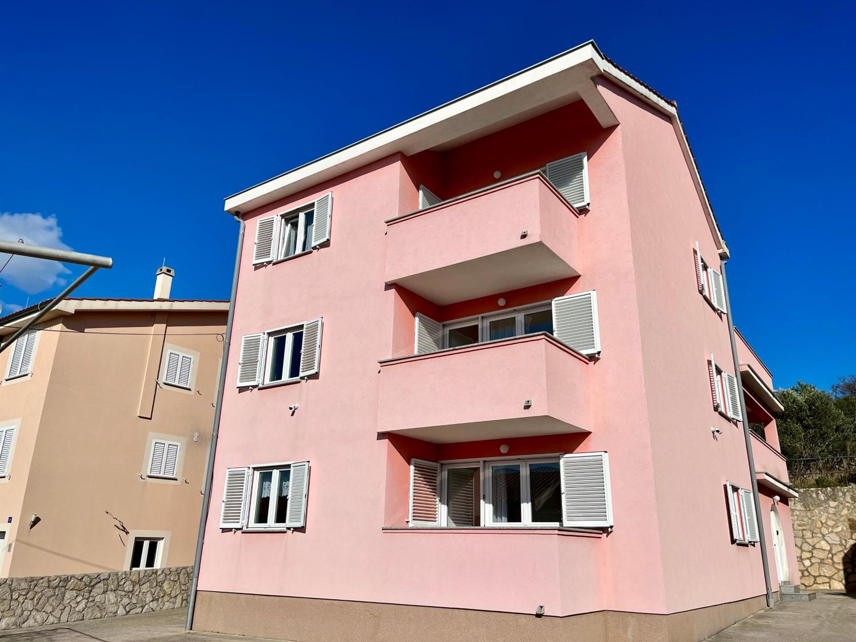 Laguna Apartments