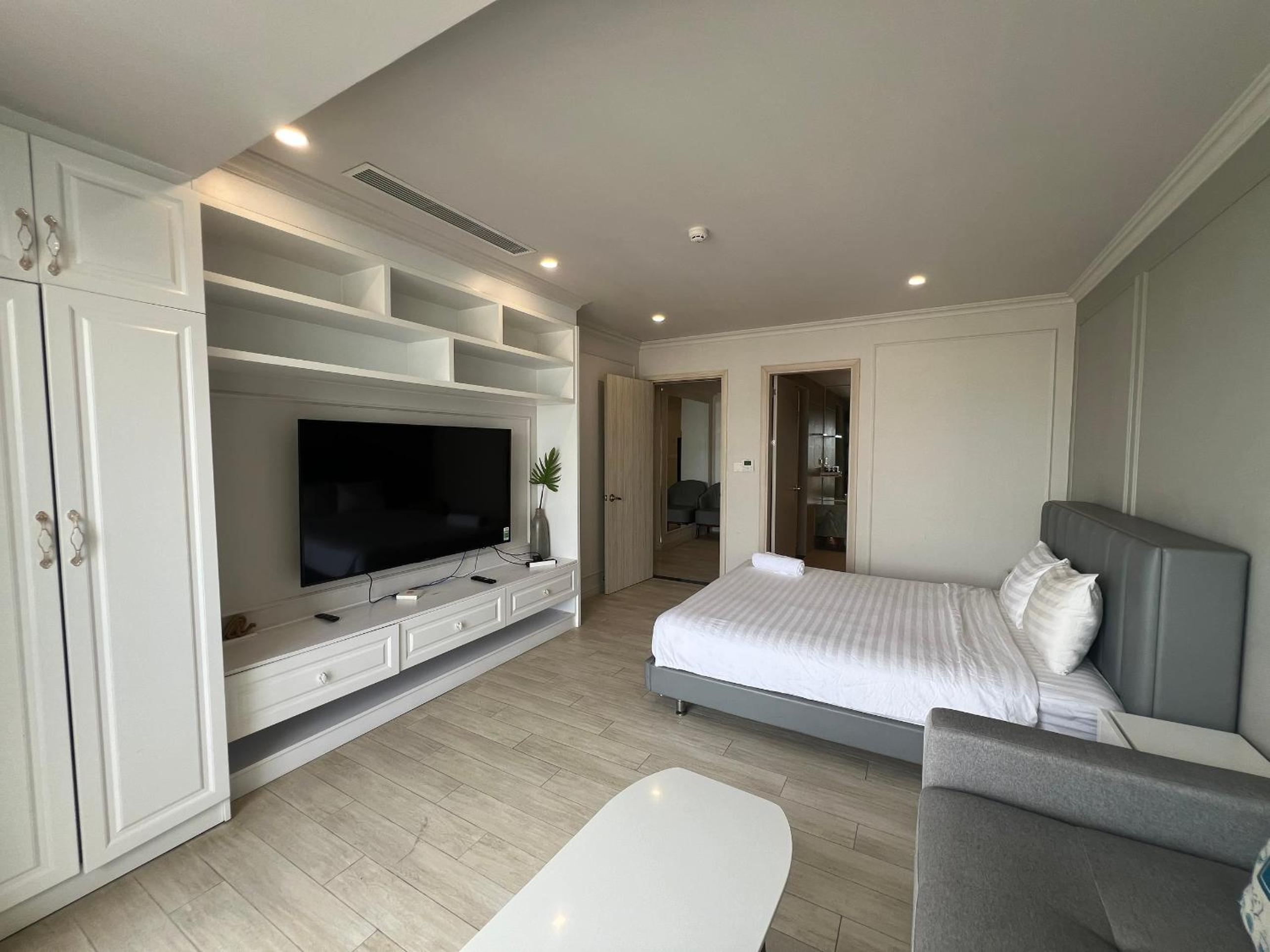 HAPPY APARTMENT