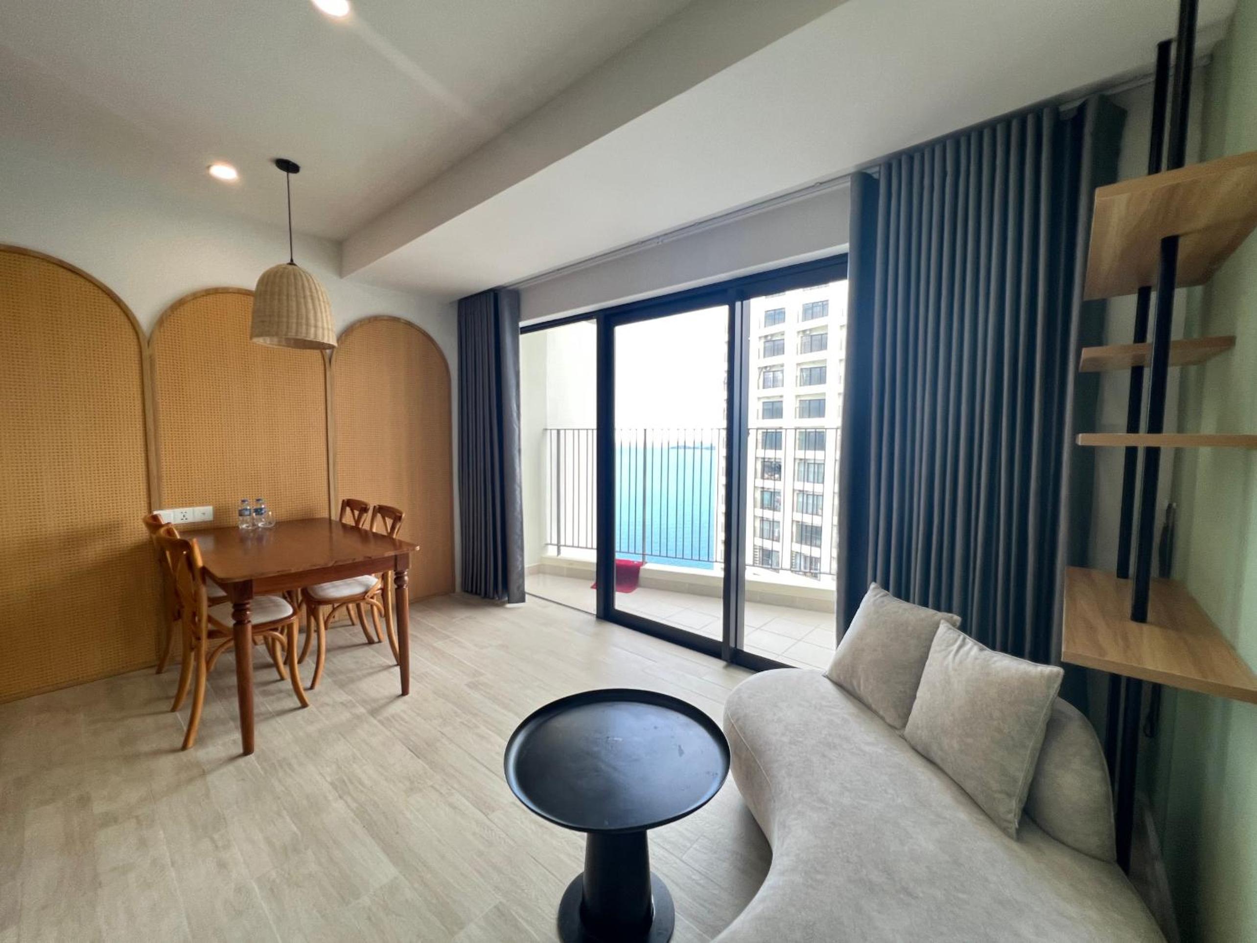 HAPPY APARTMENT