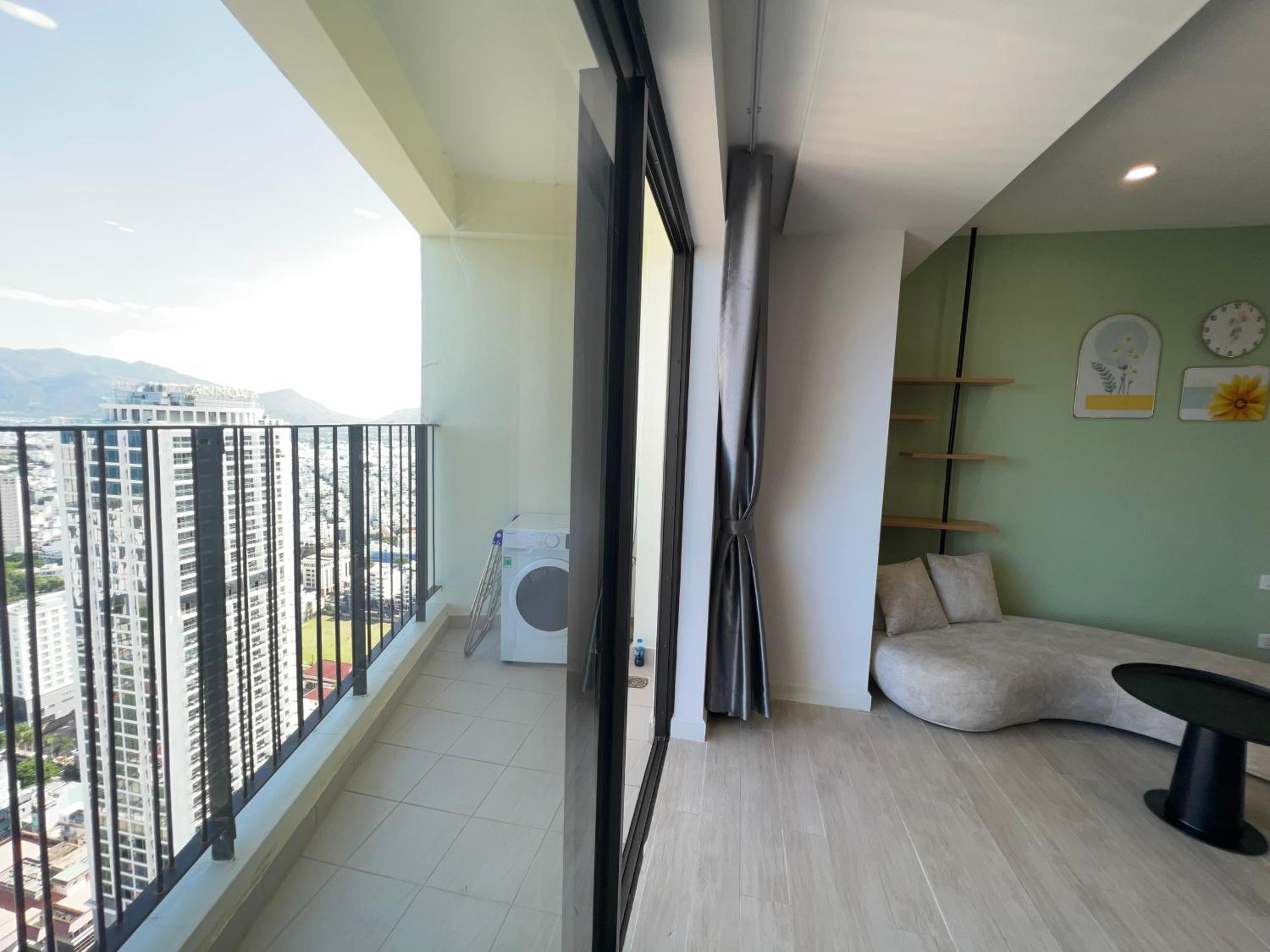 HAPPY APARTMENT