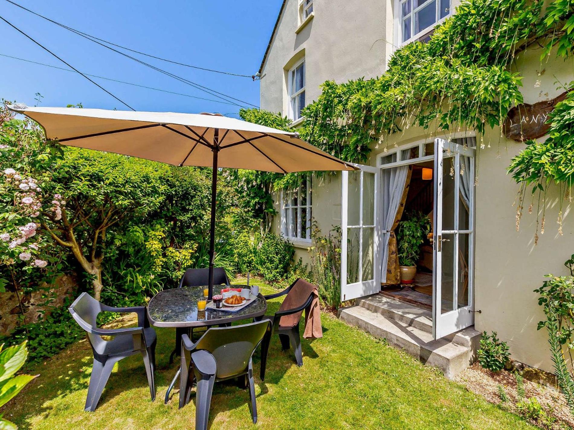 2 Bed in St Austell oc-lanyo view 5