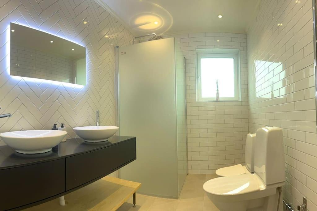 Luxury Villa with Jacuzzi, photo 21
