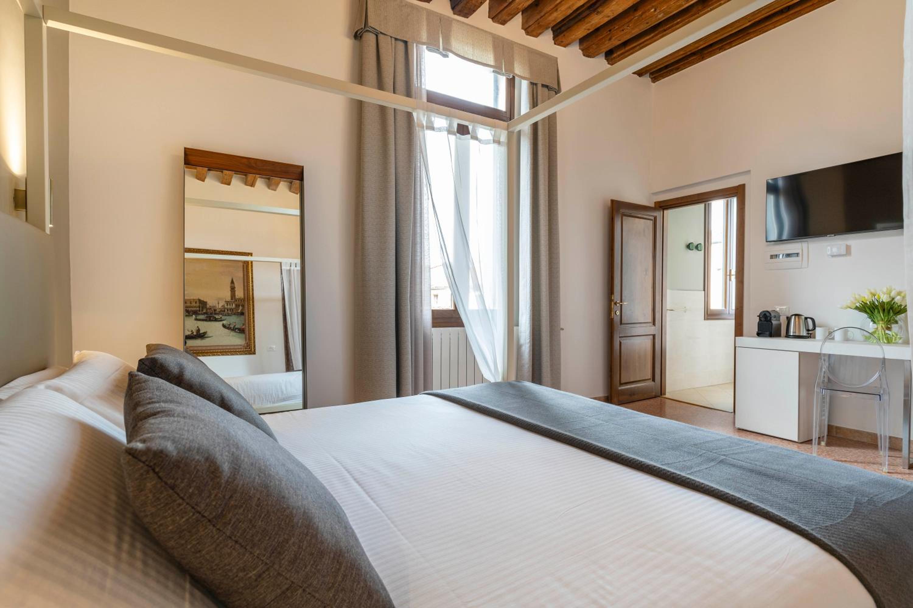 Vivaldi Suites R&R