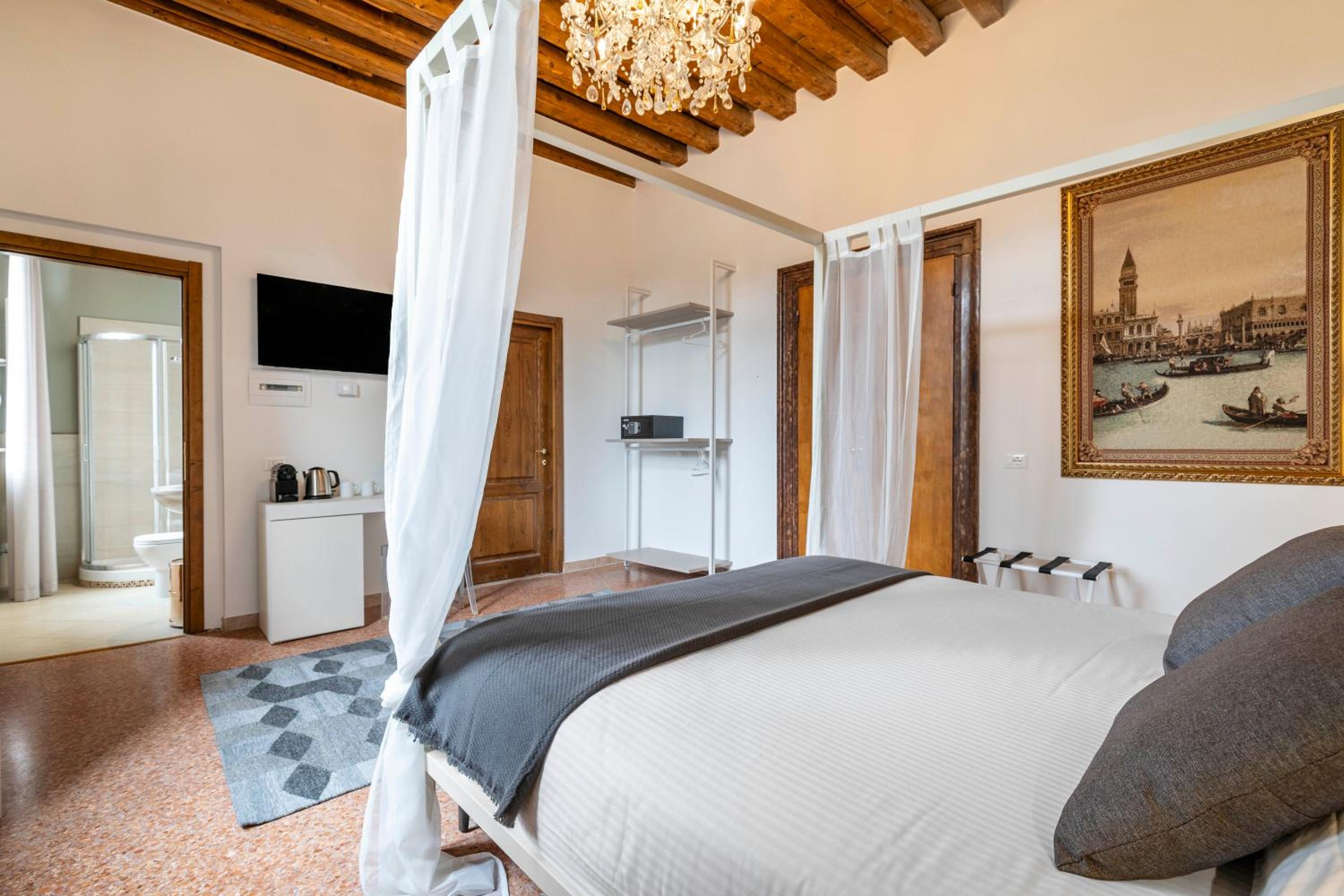 Vivaldi Suites R&R